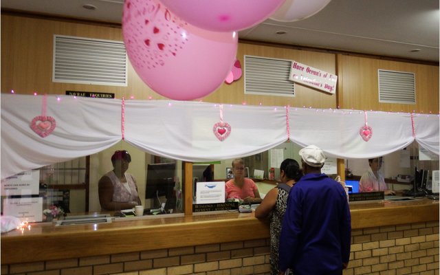 Die prag-versierde kassiere-toonbanke van Gansbaai Munisipaliteit